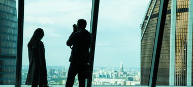  adam fotoğrafı çeker. 