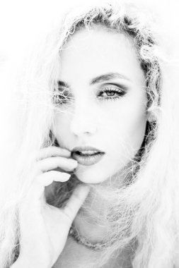 Çekici Genç Kadın 