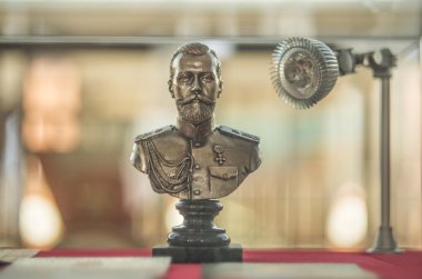 metal bronz heykel 