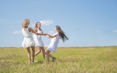 genç kadınlar dans 