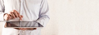  işadamı tablet kullanma 