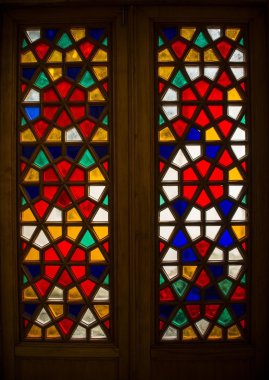  Gotik kilise penceresinde 