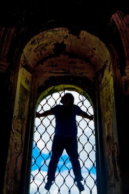  Adam siluet tutmak ızgara 