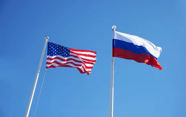 Russische Föderation und US-Flaggen — Stockfoto