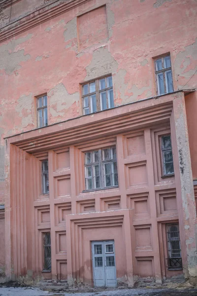 Vecchio edificio in rovina — Foto Stock