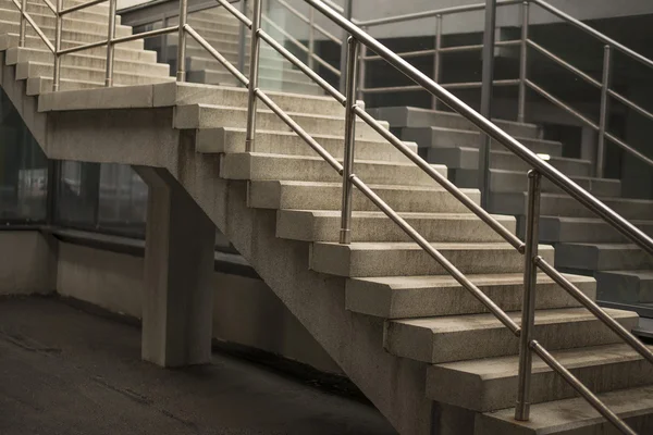 Moderne Betontreppe — Stockfoto