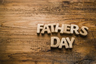 Babalar günü sözleri ahşap harflerin etti 