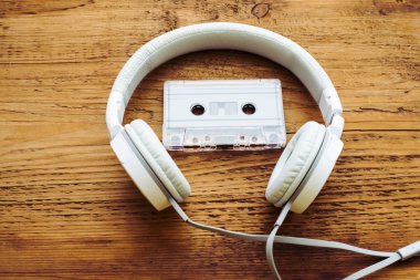 Optik Kaset ve kulaklık 