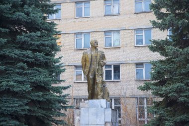 Lenin için altın anıt 