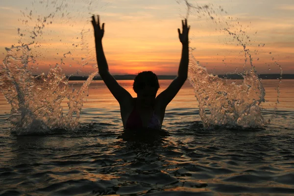 Silhouette Girl Splashing Water Lake Summer Sunset — Stock Photo, Image
