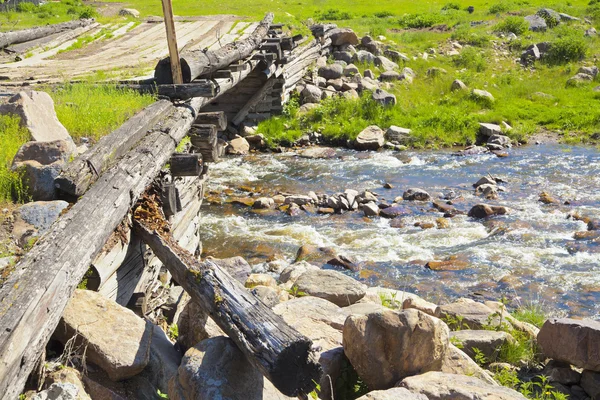 Danni ponte di legno . — Foto Stock