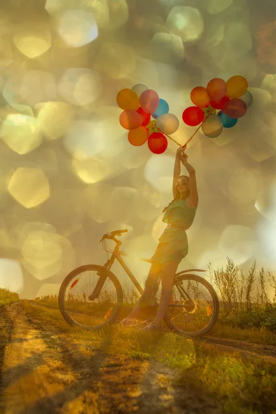 Chica Joven Vestido Sexy Montar Bicicleta Volar Globos Aire — Foto de Stock