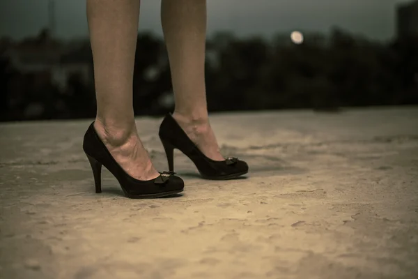 女人穿鞋 — 图库照片