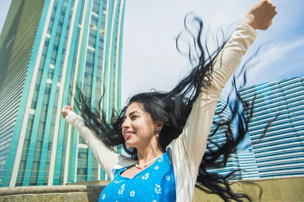 Succès Asiatique Femme Affaires Avec Volant Brune Cheveux Longs — Photo