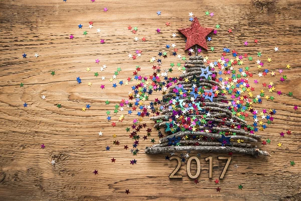 Árbol de Navidad con estrellas coloridas — Foto de Stock