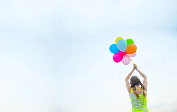 Renkli balonları olan kız — Stok fotoğraf