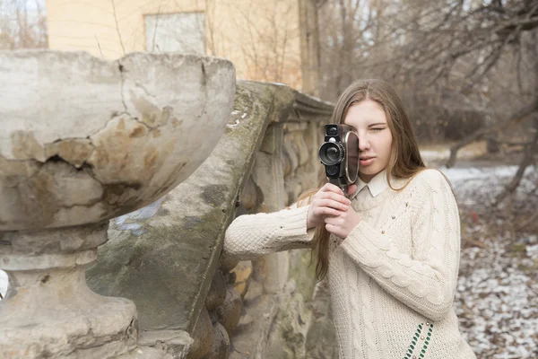 Outdoor Portret Van Mooie Kaukasische Leuke Vrouw Met Bruin Lang — Stockfoto