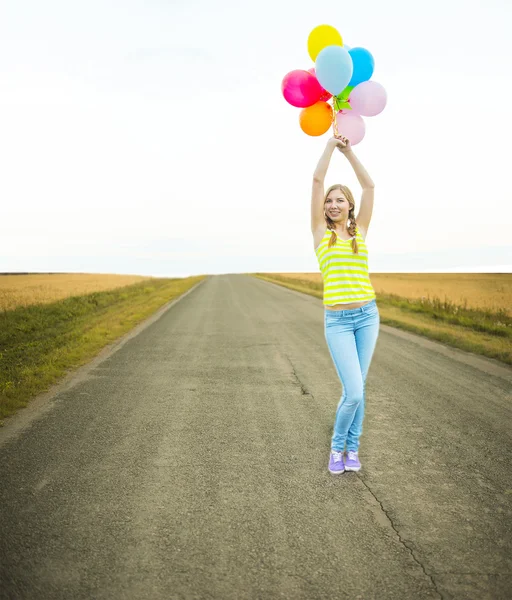 Jovem Mulher Adulta Com Balões Coloridos — Fotografia de Stock