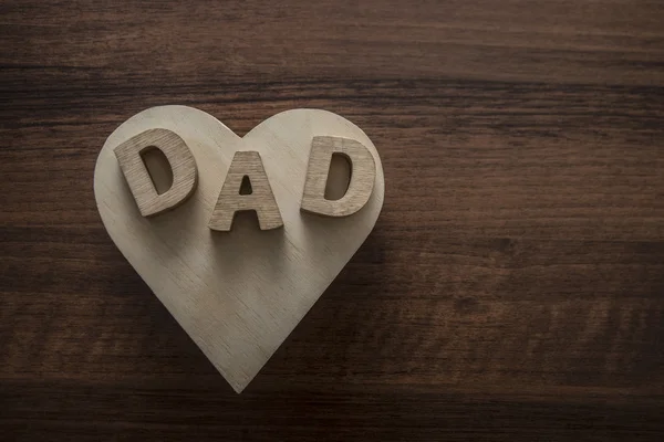 Cartas deletreando papá en el corazón — Foto de Stock