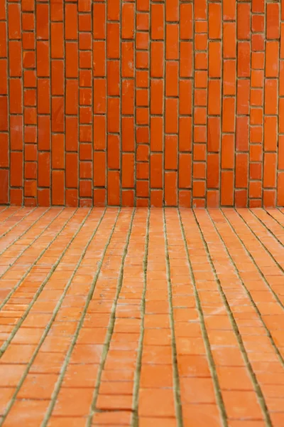 Bakstenen muur hoek — Stockfoto