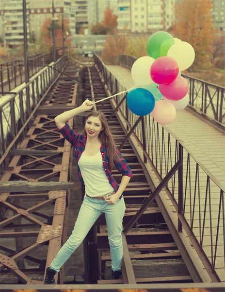 Portrait Pleine Longueur Femme Heureuse Avec Des Ballons Colorés Debout — Photo