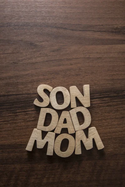 Palabras papá, mamá, y el hijo de cartas — Foto de Stock