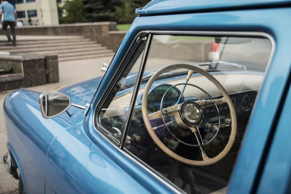 Ρετρό μπλε Ρωσικά αυτοκίνητο Gaz 21 — Φωτογραφία Αρχείου