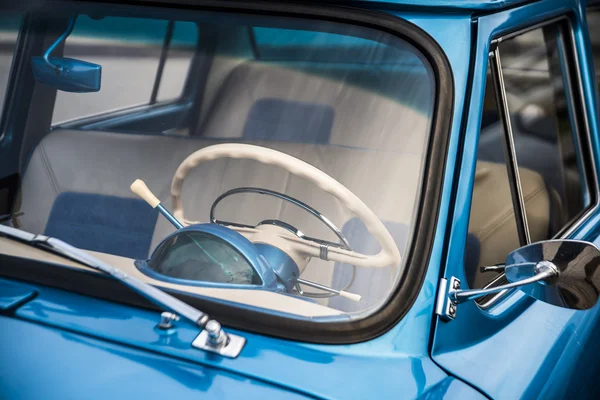 Ρετρό μπλε Ρωσικά αυτοκίνητο Gaz 21 — Φωτογραφία Αρχείου