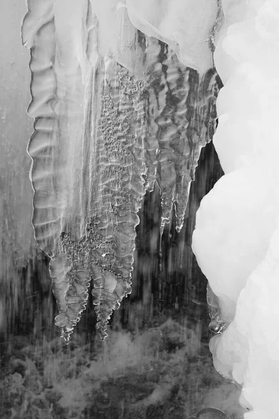 Cachoeira Congelada Água Caída Fundo Inverno — Fotografia de Stock