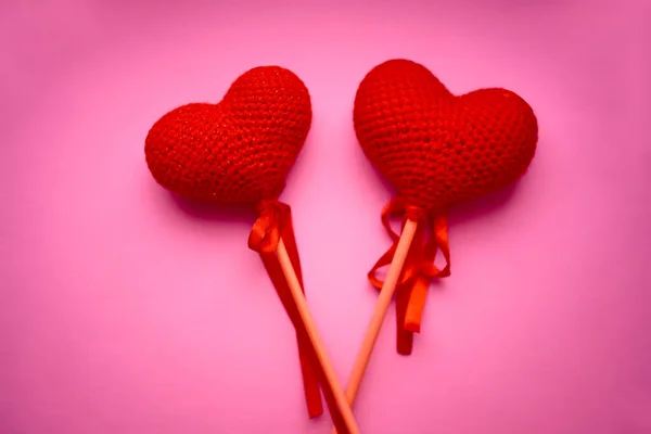 Two Red Knitted Hearts Isolated White Background Happy Valentines Day — Stock Photo, Image