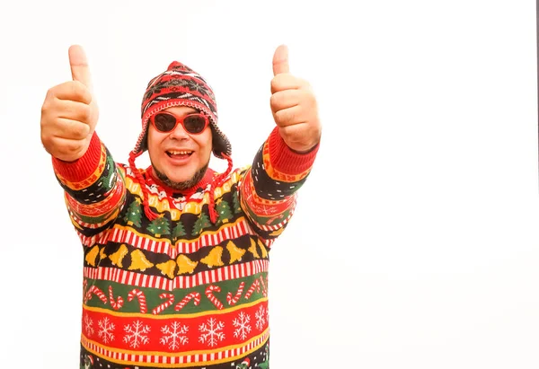 크리스마스의 크리스마스 전통이야 파티에 가입하 크리스마스 스웨터 턱수염의 크리스마스 점퍼를 — 스톡 사진