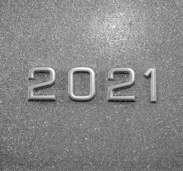 2021 Feliz Ano Novo Número Metal Prata Fundo Cinza Espaço — Fotografia de Stock