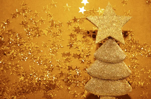 Concepto Creativo Vacaciones Árbol Navidad Forma Hecha Purpurina Estrellas Doradas —  Fotos de Stock