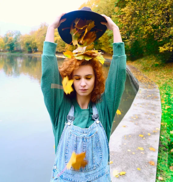 Young Woman Curly Redhead Hair Wearing Green Hoodie Black Hat — Stock Photo, Image