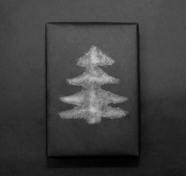 Weihnachtsgeschenkbox Bastelpapier Verpackt Weihnachtsbaum Aus Glitzer Leerer Kopierraum Für Die — Stockfoto