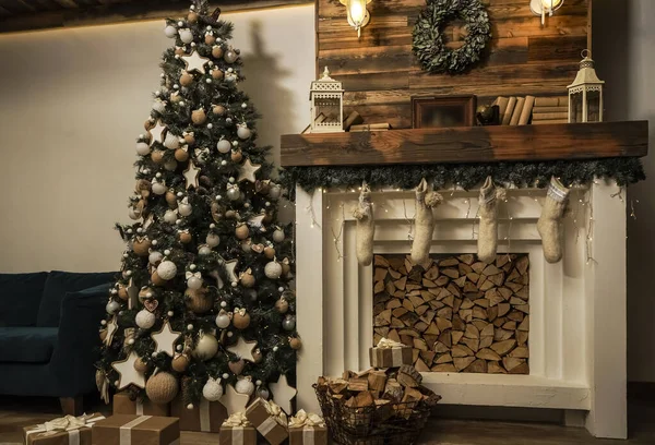 Belső Öko Stílus Díszített Belső Kanapé Karácsonyfa Modern Hangulatos Boldog — Stock Fotó