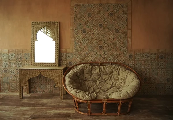 Ασιατικό Εσωτερικό Στυλ Καναπές Ξύλινο Τραπέζι Μοντέρνος Καναπές Antique Mirror — Φωτογραφία Αρχείου