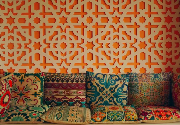 Colorful Asian Pillows Couch Wall Pattern Morocco Interior Style — Stock Photo, Image
