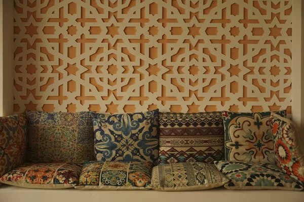 Colorful Asian Pillows Couch Wall Pattern Morocco Interior Style — Stock Photo, Image