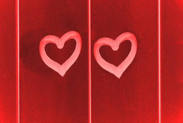 Δύο Ζωγραφισμένες Καρδιές Ξύλινο Τοίχο Χαρούμενη Μέρα Του Αγίου Βαλεντίνου — Φωτογραφία Αρχείου