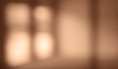 Arka plandaki bulanık ofis, alışveriş merkezi, lobi, gözlüksüz pencere duvarı. iki pencere veya kapı.