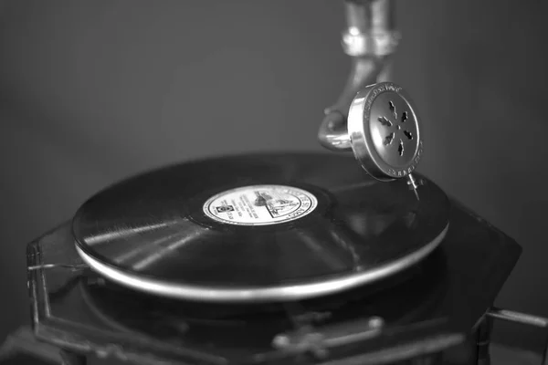 Paris Frankreich Juni 2017 Antikes Grammophon Großaufnahme Vintage Plattenspieler Beim — Stockfoto