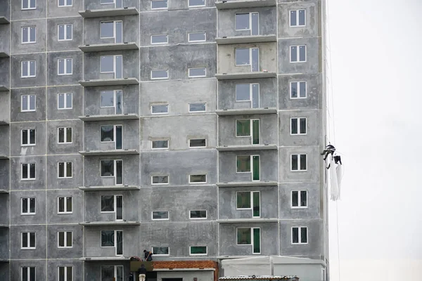 Speciaal Uitgeruste Werknemers Die Hoogtewerk Fotografie Wand Thermische Isolatie Industrieel — Stockfoto