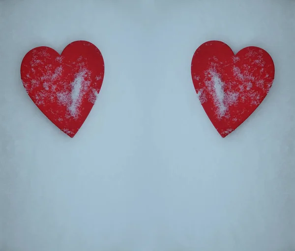Красные Деревянные Сердца Синем Фоне Сугробов Днем Святого Валентина Февраля — стоковое фото