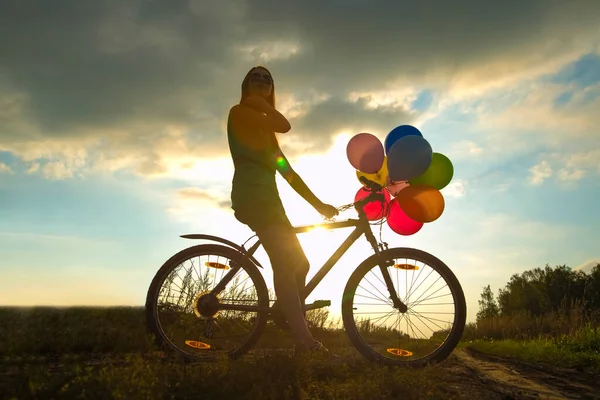 Chica Joven Vestido Sexy Montar Bicicleta Volar Globos Aire —  Fotos de Stock