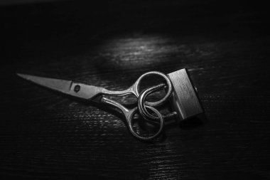 Makas masadaki asma kilide kilitlendi