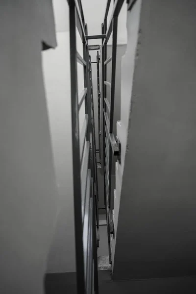 Escalera Interminable Escalera Moderna Barandilla Acero Escaleras Perspectiva —  Fotos de Stock