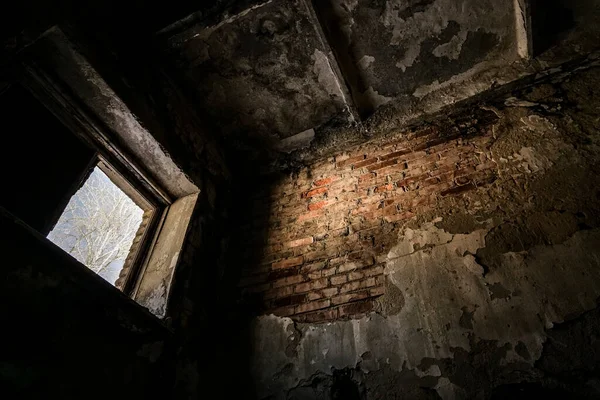 Fondo Escena Vacío Incidente Luz Una Ventana Una Pared Ladrillo — Foto de Stock