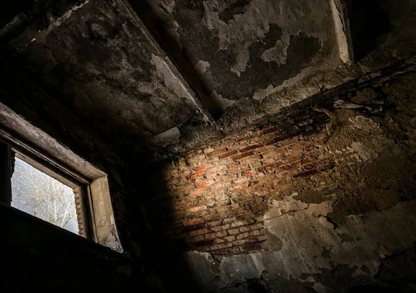 Fondo Escena Vacío Incidente Luz Una Ventana Una Pared Ladrillo —  Fotos de Stock