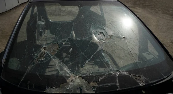 Vidrio Frontal Roto Del Coche Vista Desde Exterior — Foto de Stock